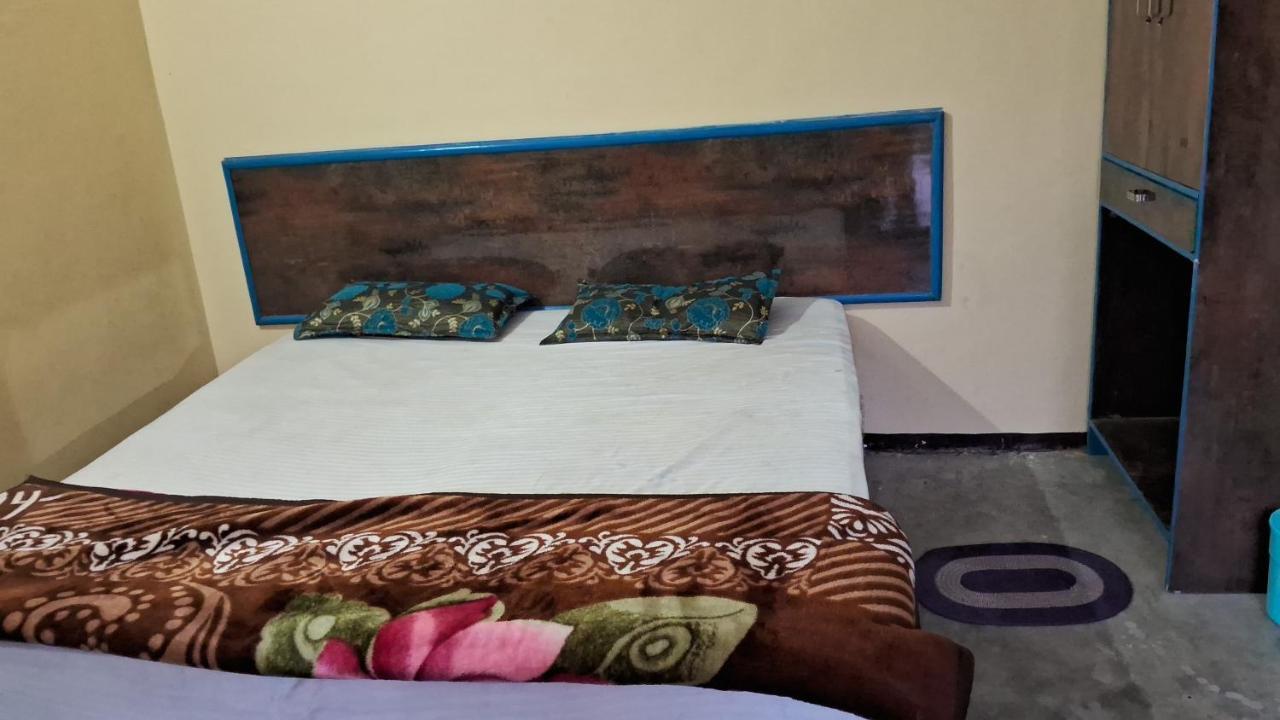 Blue Sky Homestay Khajuraho Ngoại thất bức ảnh