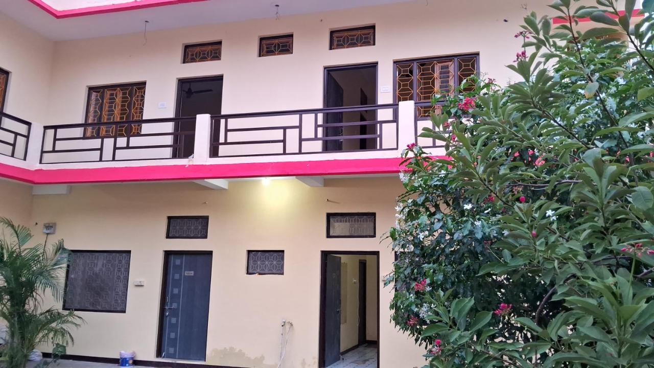 Blue Sky Homestay Khajuraho Ngoại thất bức ảnh